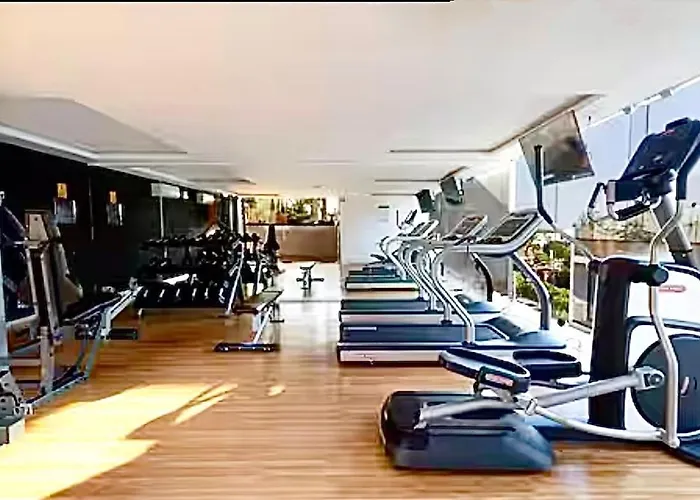 The Shore Chic Ocean View & Gym Appartement